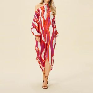 Sıradan Elbiseler Sonbahar Dantel Yukarı Açık Arka Plaj Partisi Elbise Moda Renkli Stripes Seksi asılı boyun zarif fener kollu kadın