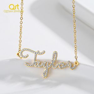 Подвесные ожерелья Qitian Персонализированное название ожерелье CZ Crystal Chain Iceed Out Циркониевые ювелирные украшения для женщин подарок 230710