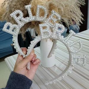 Yeni Gelin İnci Taç Baş Bandı Düğün Gelin Duş Dekoru Gelin Saç Bandı Olmak Fotoğraf Props Bachelorette Hen Partisi Malzemeleri Toptan