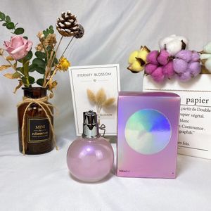 Kadın parfüm küçük ampul ışık kokusu meyveli çiçek notaları rüya mor şişe parfüm 100ml uzun ömürlü iyi koku hızlı teslimat.
