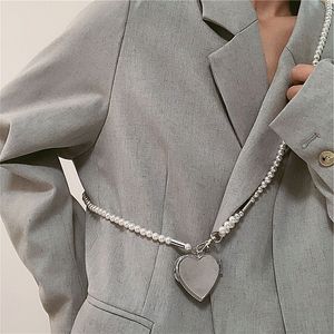 Подвесные ожерелья модное длинное ожерелье с большим зеркальным сердцем Женщины Заявление Жемчужина Шудлера Цепочка
