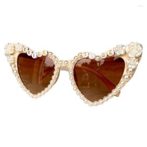 Güneş Gözlüğü Vintage Pearl Bridetobe Kadınlar Düğün HeartshePape Gözleri Gelin Duş Hediyesi Bachelorette Party Eyewear