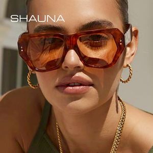 Солнцезащитные очки Shauna Retro Polygon Cat Eye Fashion Fashion Brand Designer Gradient Shades UV400 Мужчины в тренде заклепки солнечные очки 230717