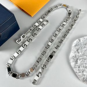 Europe America Fashion Tied Up Necklace Bracelet Men Women Silver-Colour Metal Engraved V Letter Flower Thick Chain Jewelry Sets M00919 M0921M