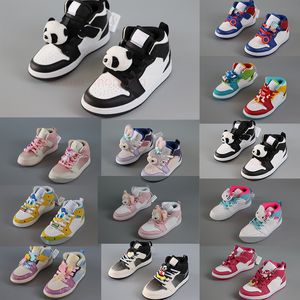 Big Kids Jumpman 1 1S Mid Basketball Shoes 2023 Новые прибытия Panda Og Co.jp Дизайнерские кроссовки для малышей с милыми куклами девочки Дети Детские Дети Мультфильм Фигура 28-35