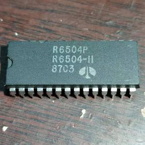 R6504P R6504AP R6504 6504B MOS6504B Mikroişlemci Entegre Devre Yongaları PDIP28 Eski CPU Vintage 8 Bit İşlemci IC DUAL262T