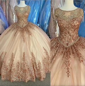 2023 Arabisch Sexy Rose Gold Pailletten Spitze Quinceanera Ballkleid Kleider Schatz Kristall Perlen Sweet 16 Partykleid Abschlussball Abendkleider mit Jacke Wraps Pailletten