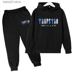Conjuntos de roupas Trapstar Children's Sweater Set Popular Padrão Hoodie Set Top Pants 2023 T240112