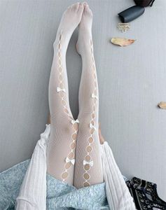 Kadınlar SOCKS Japon tarzı yumuşak kız lolita dantel içi boş delik el yapımı yay sevimli çiçek düğün çorapları örgü külotlu çorap