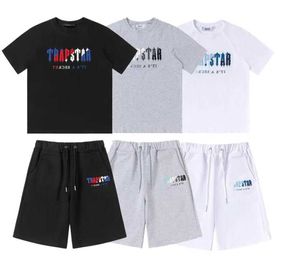 Erkekler Tişörtler Trapstar T Shirt Tasarımcı Gömlek Baskı Mektubu Lüks Siyah Beyaz Gri Gökkuşağı Renk Yaz Sporları Moda Pamuk Kablosu Top Kısa Hareketli 771ESS