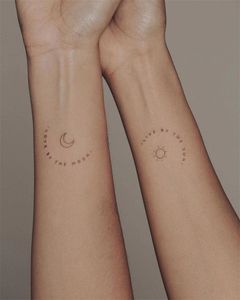 Ins Hot Design Sun и Moon Black Tattoo Stickers для мужчин Женский запястье Body Art Водонепроницаемые поддельные тату
