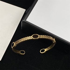 Elipse Hollow Gold Bangle 18K Gold Kaplamalı Kadın Açık Hoop Cooper Bangle Lady Geometri Düzenli Çizgiler Vintage Retro El Takı