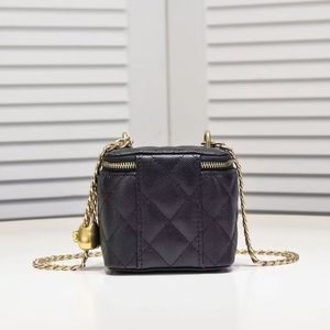 Crossbody Çantalar Omuz Çanta Tasarımcısı Lüks Mini Taşınabilir Kutu Kozmetik Ruj Çantası Koyun Dinini Siyah Bayanlar Moda Küçük Çantalar Altın Top Zinciri 11cm