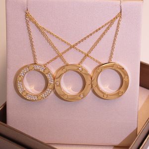 Kolye Kolyeler Lüks Aşk Kolye Takı Takı Tasarımcısı Kadın Aksesuar Sarı Altın Kaplama Paslanmaz Çelik Mücevherat Ünlü Cjeweler Catier Düğün Kutusu