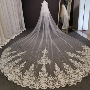 Свадебные украшения для волос Real Pos 2 T Long Long Wedding Veil 4 метра белая свадебная вуаль из слоновой кости с распущенной румяной невестой.