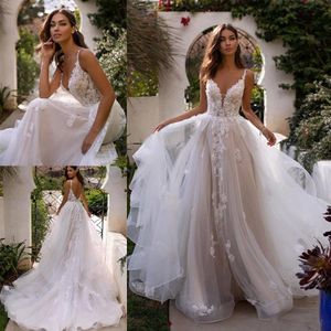 Vintage Wedding Dresses Backless Spaghetti Straps Bridal Gowns Lace A Line Tulle Applique Ruffles Court Train Garden Vestidos De N2182