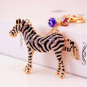 Hayvan zebra at anahtar zinciri kolye araba anahtarlık aksesuarları rhinestone emaye damla yağı alaşım anahtarlama yüzük tutucu moda kadınlar b264l