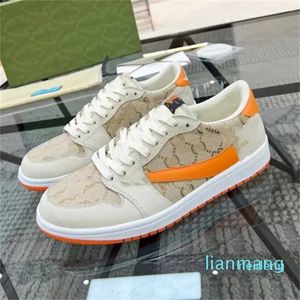 Designer-Sneaker, Freizeitschuhe, Kalbsleder, Schwarz, Weiß, Grün, Rot, Blau, Leder-Overlays, niedrige Plateau-Sneaker