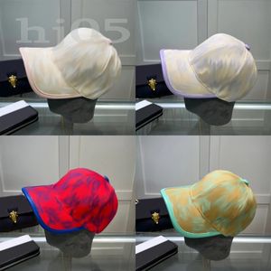 Moda Aksesuarları Beyzbol Şapkası Günlük Yaşam Tasarımcısı Kadınlar ve Erkekler İçin Çok Molor Molor Moda Hip Hop Tuval Ayarlanabilir Toka Beyzbol Şapkaları Mektuplar PJ050 E23