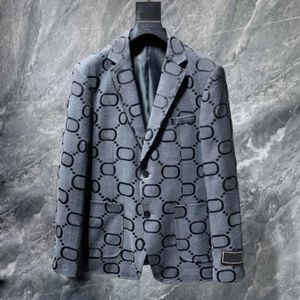 Brandneue Herrenkleidung, Farbe Schwarz, hochwertiges Revers, Designer-Bräutigam-Anzüge, Blazer, Dinner-Party-Jacken für junge Männer