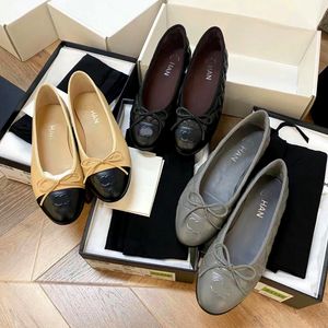 Kanal Günlük Ayakkabı Tasarımcısı Bale Düz Ayakkabı Dans Ayakkabı Tuval Sandal Siyah Kahverengi Açık Elbise Ayakkabı Seyahat Yumuşak Deri Katlanabilir Çalışma Ayakkabıları Kutusu