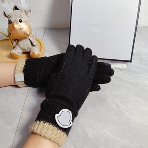 Moda örgü düz renkli eldiven tasarımcıları erkekler için kadın dokunmatik ekran eldiven kış lüks akıllı telefon beş parmak eldiven