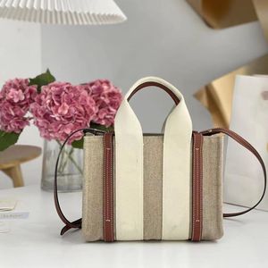 Woody Tote Çanta Tasarımcı Totes Kadın Çantalar Plaj Çantaları Çanta Keten Tuval Deri Kıyafet Crossbody Alışveriş Çantası Büyük Gündelik Plaj Omuz Çantaları Cüzdanlar 10a Üst