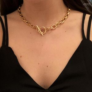 Suçlu Chokers Kissme Punk Altın Renk Kutusu Zincirleri Kadınlar İçin Kolye Minimalist Metal Stil T-Bar Klavikula Müte MücevHeri Toptan Spen22