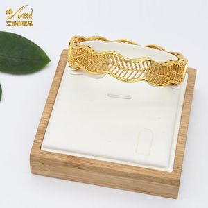 Bileklik manşet bilezikleri kadınlar için esneme mücevher tasarımcısı Charms Bangles toptan sevimli dubai altın cazibesi