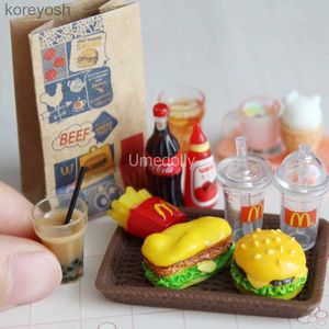 Mutfaklar Yemek Mini 1/6 Minyatür Dollhouse Hamburger Kola Kupası Fast Food için Blyth s Doll House Mutfak Buz Aksesuarları Oyun Toyl231104