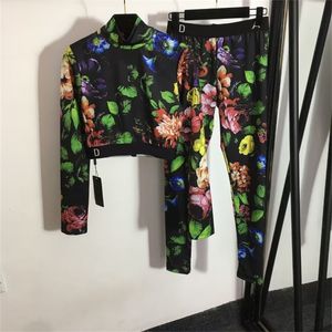 Kadınlar İki Parçalı Pantolon Vintage Baskı Çiçek Takipleri Moda Yaz Sonbahar Çiçekleri İnce Tasta Pantolon Yoga Kıyafetleri Kadın Tasarımcı Trailsuit Kadın Giysileri 231103