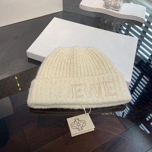 Tasarımcı Beanie Nakış Mektubu Şapka Havalandırma Örme Şapka Cazibe Nakış Sıcak Çok Molor Klasik Trend Sonbahar