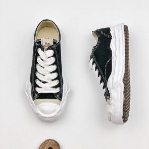 Lace Up Unisex Outdoor Low Cut Sneaker Shoes Cotton Patent Leather Rubber Outsole