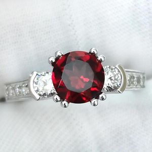 Кластерные кольца Женщины 925 Серебряное кольцо красное гранат 7 мм натуральный драгоценный камень Свадебные украшения январь Январь Счастливый камень R132RGN