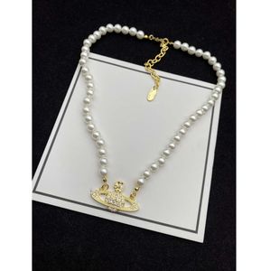 Marca de moda designer pingente colares carta viviene gargantilhas luxo mulheres jóias metal pérola colar cjeweler westwood para mulher corrente fdgfg14
