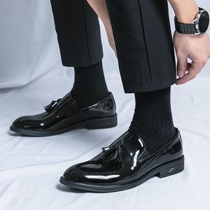 Erkekler Elbise Damat Ayakkabı Patent Deri Derisi Erkekler Oxford Ayakkabı Tassel Loafers Büyük Boy: US 6.5-US11