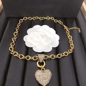 Дизайнерские женские ожерелье Хрустальное сердце в форме сердца