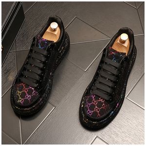 2024 Kraliyet Tarzı Erkek Gelinlik Ayakkabıları Moda Dazzle Rhinestone Baskı Bahar Sonbahar Giyim Egzotik Tasarımcı Loafers Dantel-Up rahat spor ayakkabılar