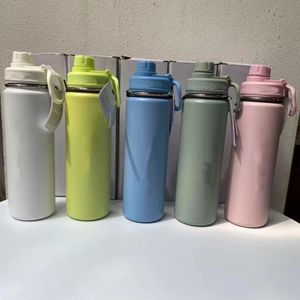 1pc مع شعار LU710ML Sports Water Bottles Stainless Steel Stains Pure Titanium Vacuum Portable Cups Outdible Cups KS613