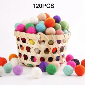 Akrilik plastik lucite 100pcs 20mm 100 yün keçe topları DIY asılı aksesuarlar şeker pom topu çocuklar için parti el sanatları çocuk oyuncakları 231110