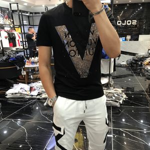 Erkek Tişörtü Avrupalı ​​Erkekler Kısa Kollu Yaz Kişilik Trendi Ağır Endüstri Matkap V Mektup Pullu Slim Fit Tshirt Tee Sess Homme 230411