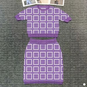 Дизайнерские женские комплекты из двух частей. Платья. Платье из двух частей. Трикотажные футболки с буквами. Юбки. Комплект. Юбка-футболка. Летний розовый фиолетовый.