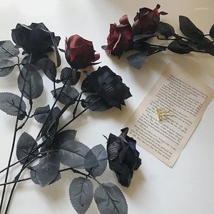 Flores decorativas Simulação de ramo artificial de rosa preta