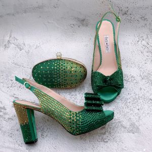 Elbise Ayakkabı BS1634 Farklı Topuk Kadın Ayakkabıları Özelleştirin Elbise Pompaları Gelin Düğün Ayakkabıları Yeşil Altın Kristal Ayakkabı Eşleşen Çanta 231110