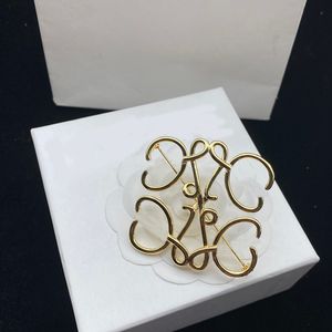 Lüks Tasarımcı Kadın Broche Mücevher Broş Geometrik Hollow Out Brooch Kadınlar İçin Kişiselleştirilmiş Pin Çift Çift Takım Aksesuarları