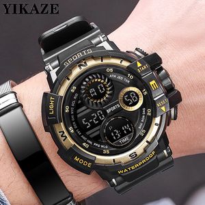 Нарученные часы Yikaze Black Digital Watch для мужчин спортивные часы Водонепроницаемые хронограф на открытом воздухе в руках G -пехотный шок.