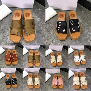 Kadın Tasarımcı Sandalet Woody Espadrille Platform Kama Mules Tuval Slaytlar Terlik Teşer Slingback Square Toe Boyut 35-42 İyi