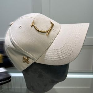 Tasarımcı Hat Luxurious Casquette Leisure Cap Beyzbol Kapağı Klasik Sun Hatdisplay Yüz Küçük Yüz Kule Geniş Kötü Şapkalar