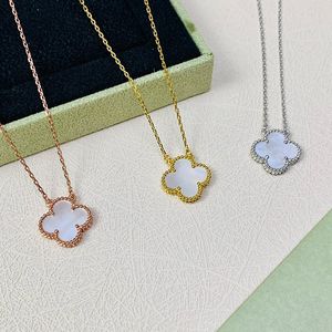 Halskette mit vierblättrigem Kleeblatt, natürlicher Muschel-Edelstein, 18 Karat vergoldet, Designer für Damen T0P Advanced Materials, offizielle Reproduktionen, Luxusschmuck, Premium-Geschenke 001