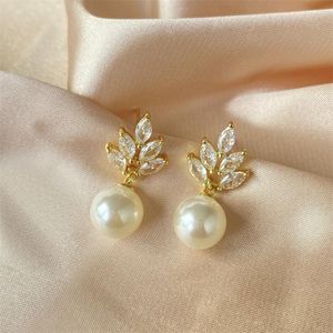 Dangle Earrings Elegant Leaf Shape Cubic Zirconia & Imitation Pearl Devise For Women Fashion Bridal Wedding Party Jewelry